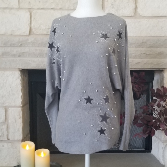 Gray Star Sweater - Picture 11 of 11